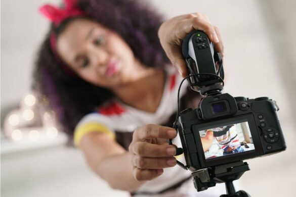 5 vlogging equipment you have to buy right away